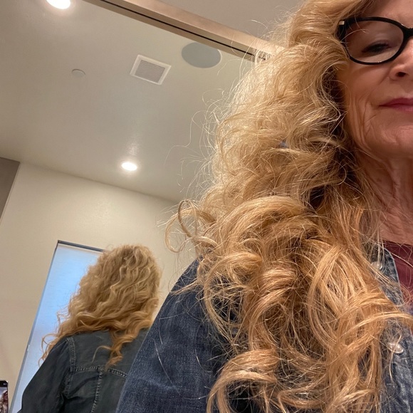 Meet your Posher, Marlayna - Picture 2 of 7